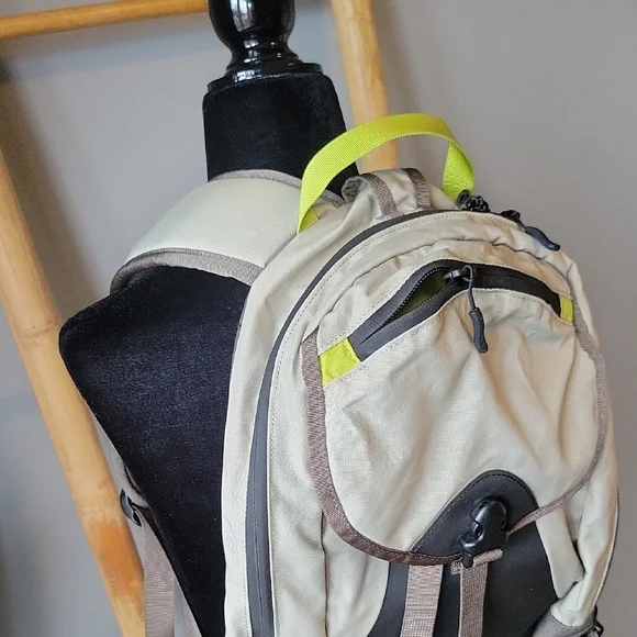 MEC Backpack - Picture 3 of 10